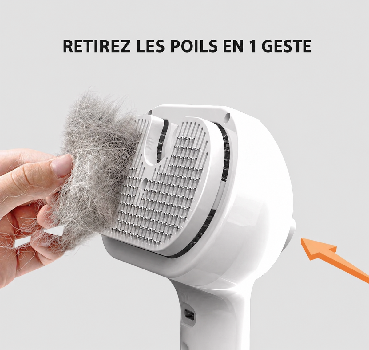 Brosse de toilettage PilPoil sur un chat — capte les poils directement sur l'animal